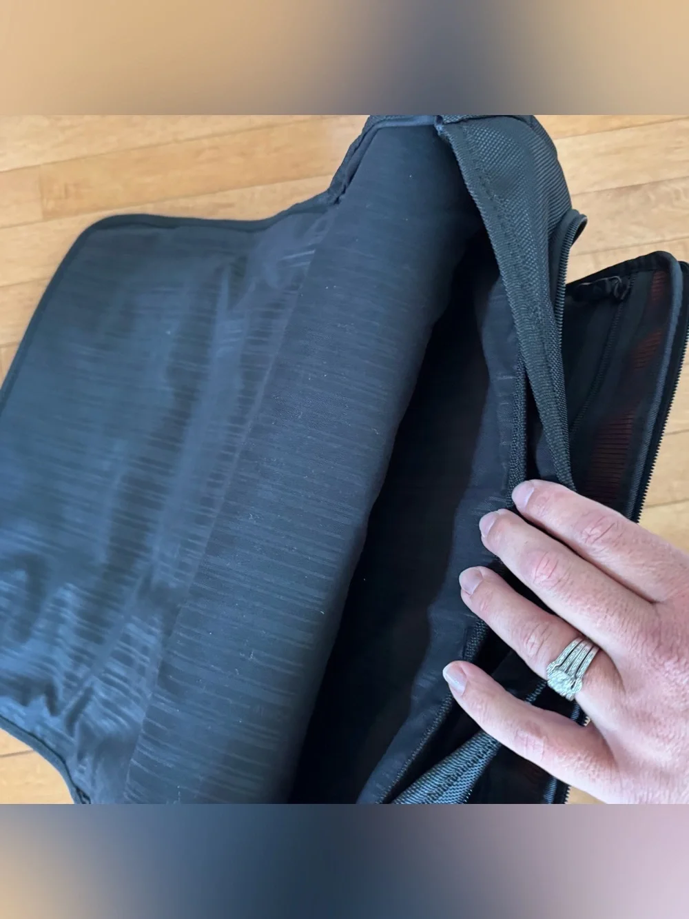 NWT SAMSONITE PRO BUSINESS 3 Laptop Messenger Bag in Black